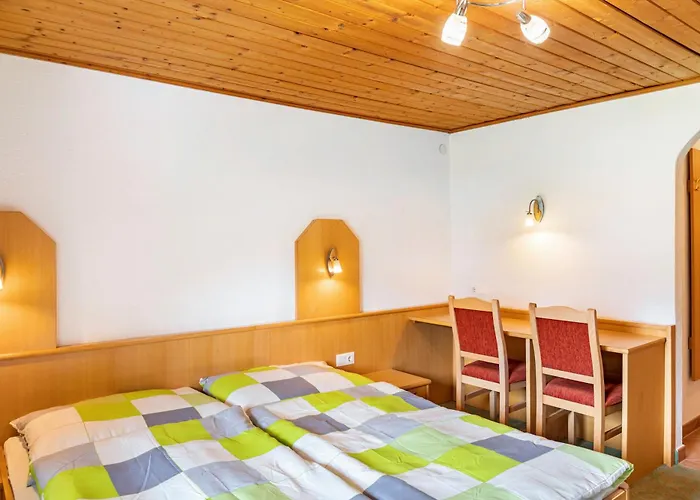 Mamoosen בית הארחה 3*