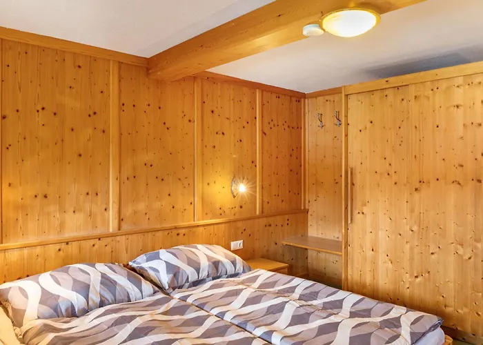 Mamoosen בית הארחה 3*