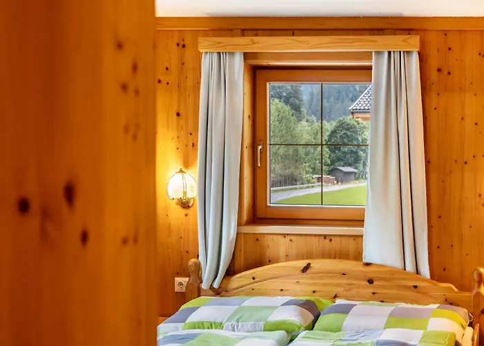 Mamoosen בית הארחה 3*