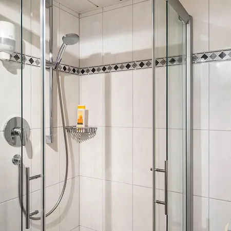 Mamoosen Pensjonat 3*